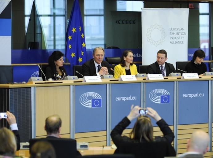 Η Ευρωπαϊκή Ένωση Εκθέσεων υπέρ της ελληνικής πρωτοβουλίας για το πιστοποιητικό εμβολιασμού