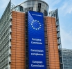 Κομισιόν: Κανένας ταξιδιωτικός περιορισμός για τα πλήρως εμβολιασμένα άτομα εντός της ΕΕ