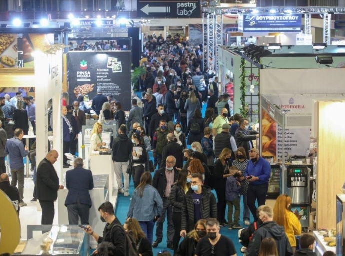 Πλήθος κόσμου στο εκθεσιακό «δίδυμο» Artozyma και Detrop Boutique